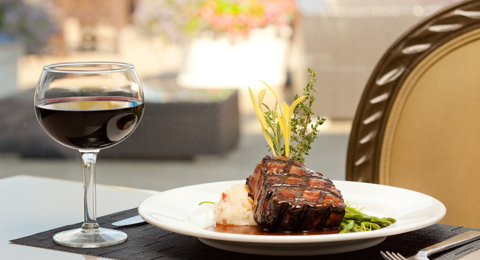 Seaview Restaurant & Lounge at Ocean Place Resort